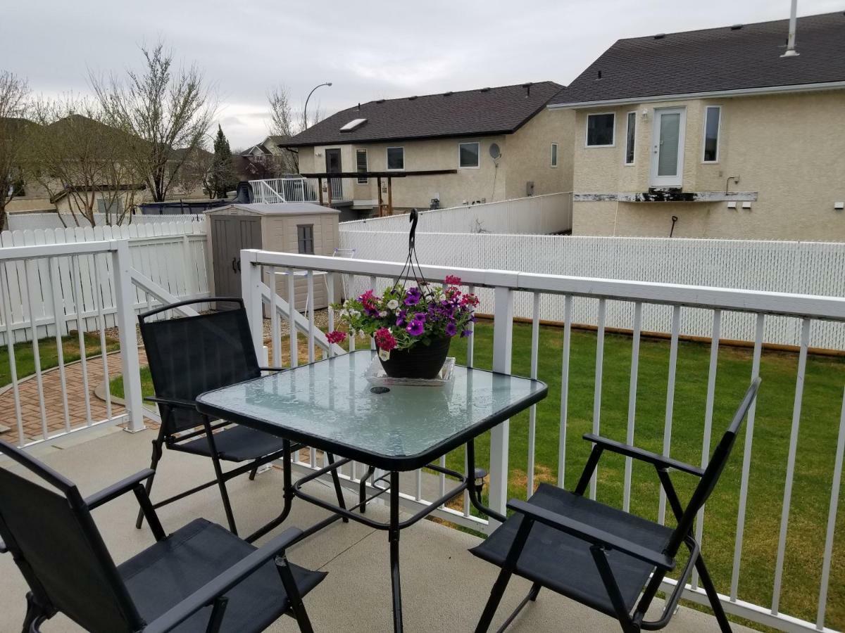 Saskatoon Lashyn Cove Homestay Exterior foto